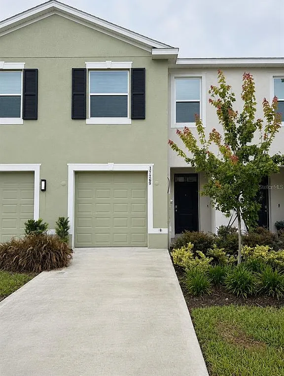 3 bed, 2.5 bath, 1673 sqft, $2,400 — Photo 1