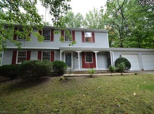 1189 Riverview Dr, Macedonia, OH 44056