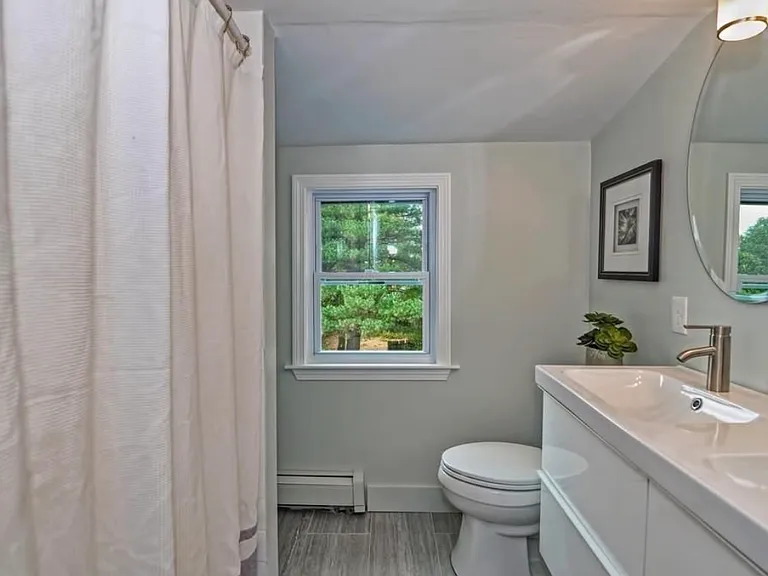 65 Brentwood St — Photo 20