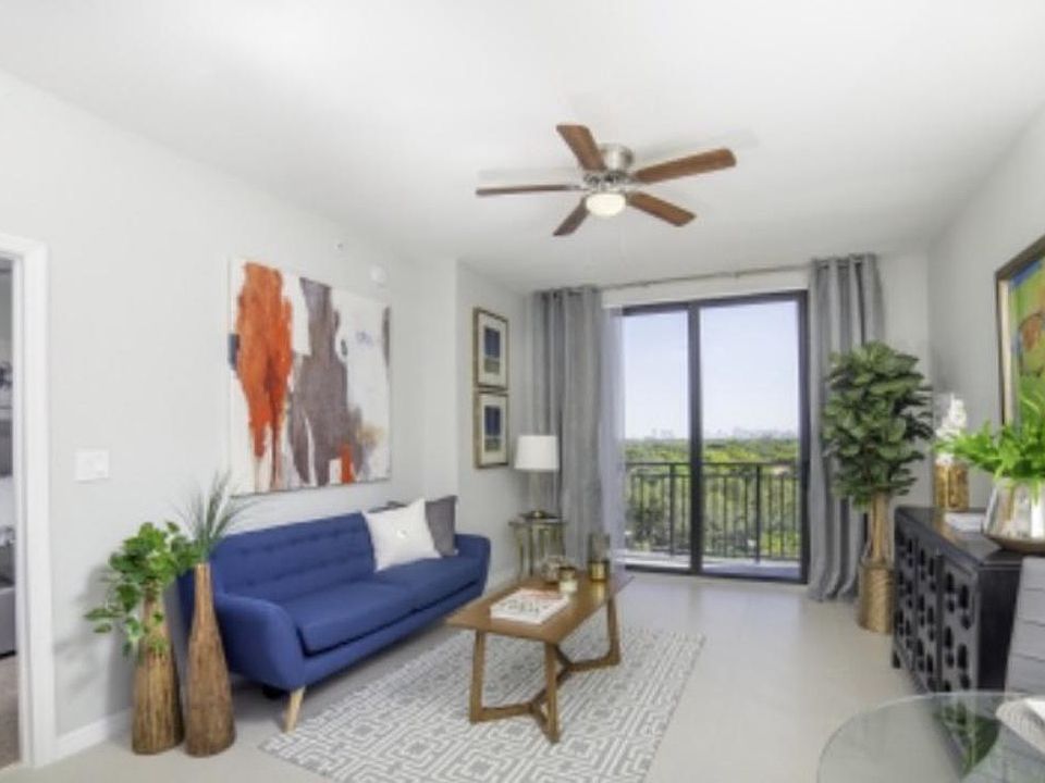 1st image of 948 SW 57th Ave #305