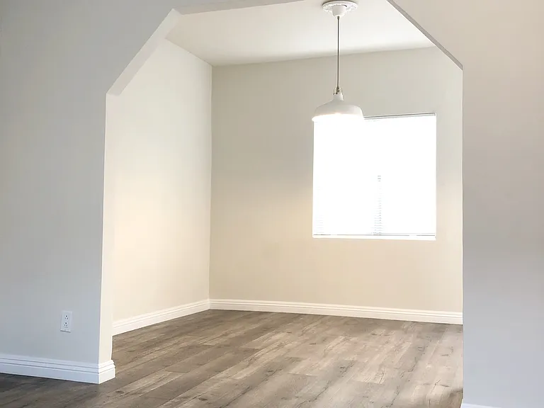 4218 Lockwood Ave #5 — Photo 3