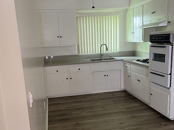 2nd image of 1124 N Columbus Ave APT 5