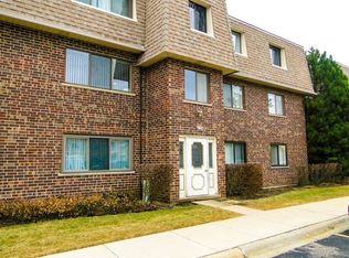 1444 Carol Ct APT 3A, Palatine, IL 60074