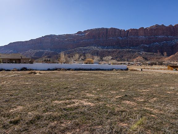 5th image of 4690 Luna Cir