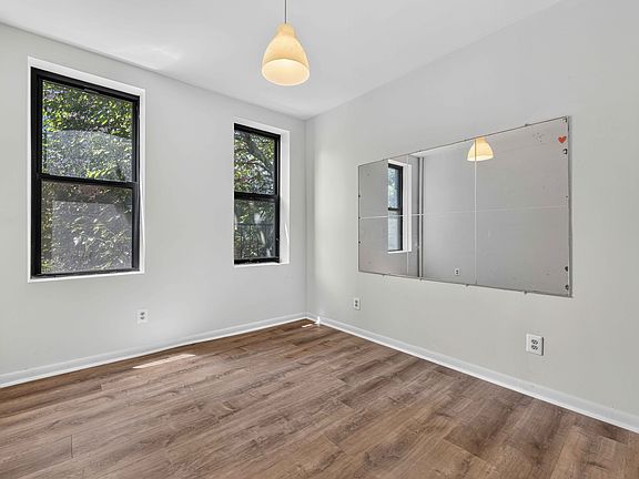 3rd image of 88 Adelphi St APT 6