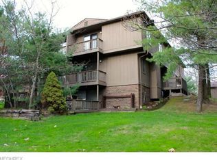 7597 Creekwood Dr #22C, North Royalton, OH 44133
