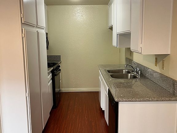 2nd image of 1969 S Beverly Glen Blvd #102
