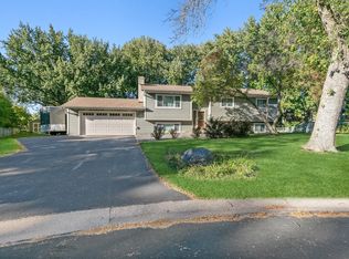 6950 Annapolis Cir, Maple Grove, MN 55311