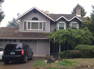 772 Woodcrest Dr, Springfield, OR 97477