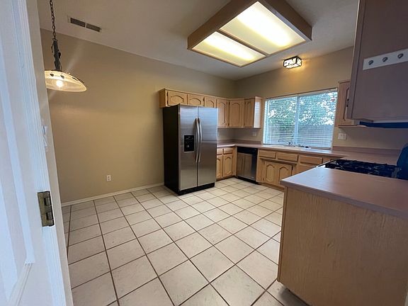 5th image of 7051 Natalie Janae Ln NE