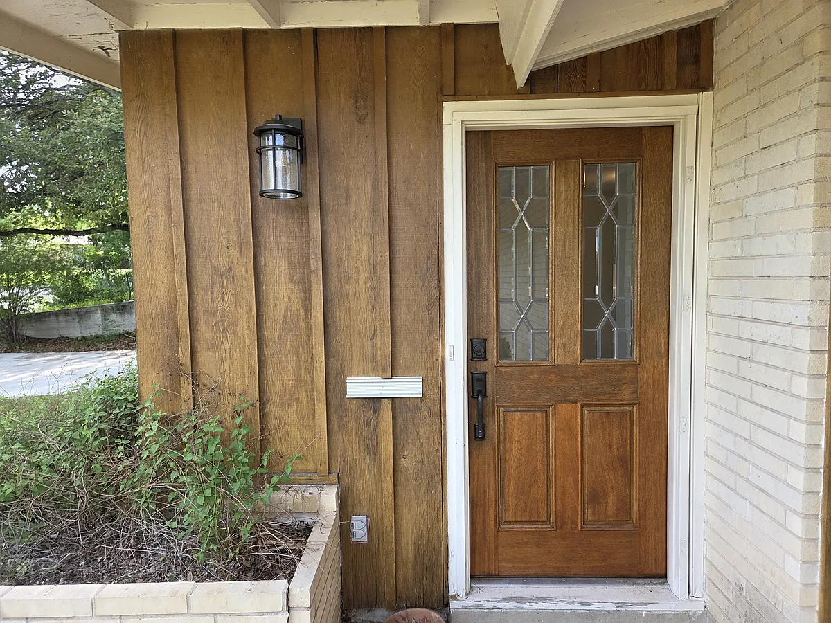 Building Photo - 3623 Mohegan Dr