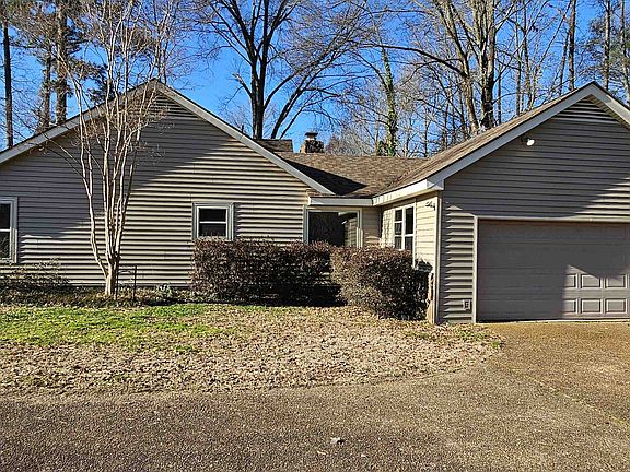 3rd image of 1411 Poplar Ridge Dr