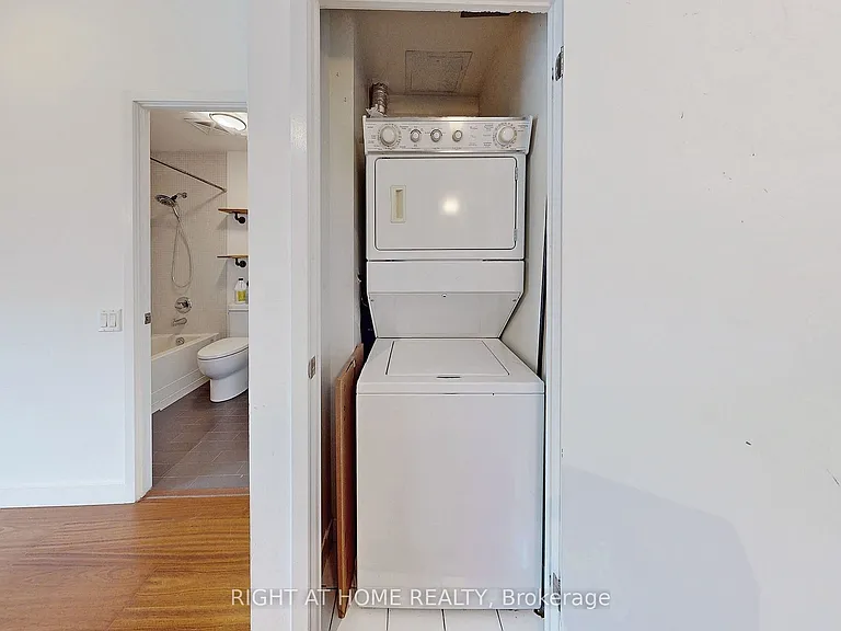 38 Niagara St #312 — Photo 19