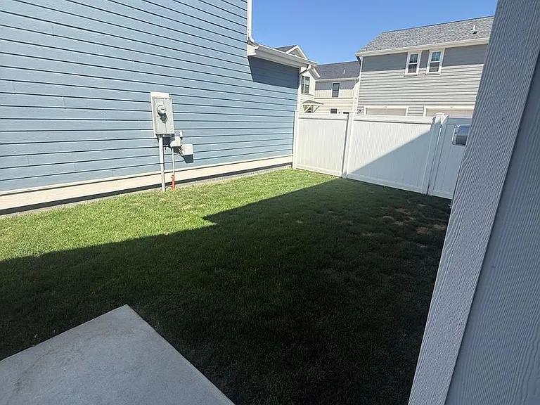 6033 Farmstead Ave — Photo 9