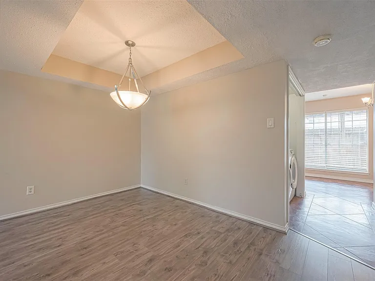 10217 Longmont Dr — Photo 10