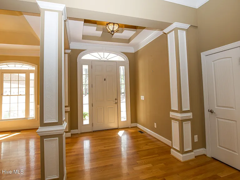 16 Montrose Ct — Photo 13