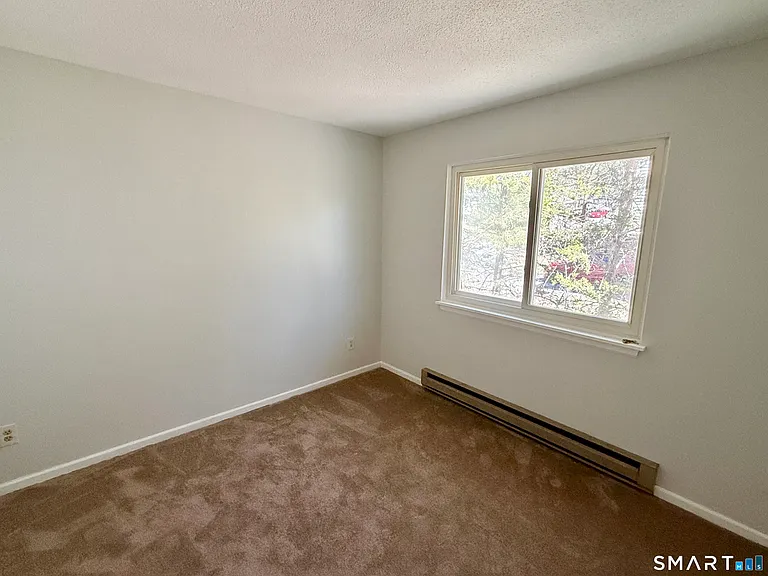 84 Wilmot St — Photo 10