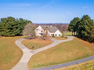 5414 Price Rd, Gainesville, GA 30506