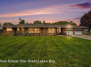 134 Sunview Dr, Saint Charles, MI 48655