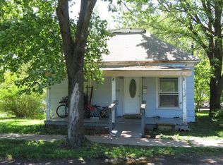 434 S 3rd St, Iola, KS 66749