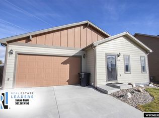 5042 Heritage Trl, Mills, WY 82644
