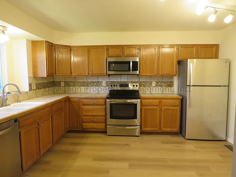 3280 Richmond Dr — Photo 5