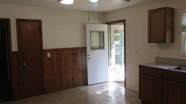 KITCHEN BACKDOOR
