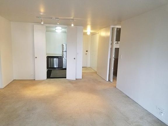 2nd image of 1660 N La Salle Dr APT 903