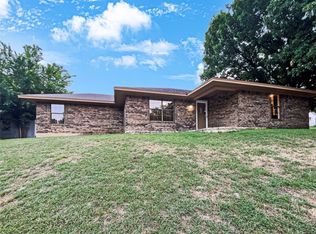 813 Waterbury St, Grand Prairie, TX 75051