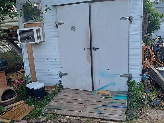 10' x 20' work shed 