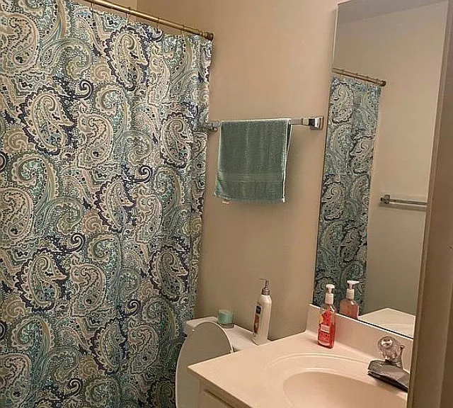 100 Woodstone Dr #7 — Photo 10