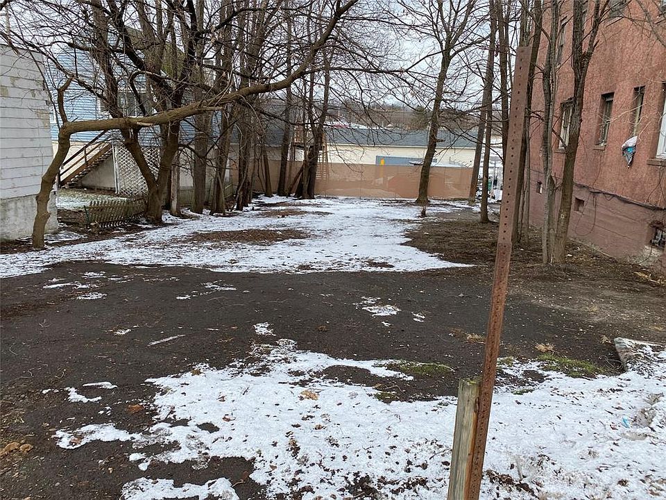2nd image of 3203 E Main St