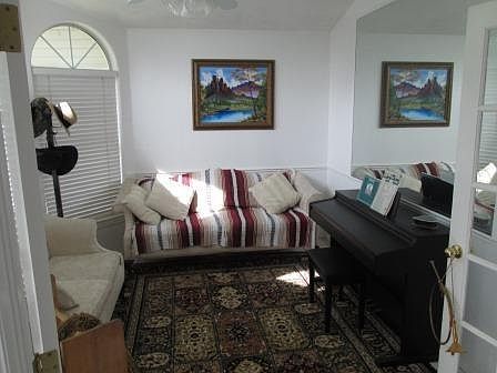 4th image of 1419 E Tamarisk Dr