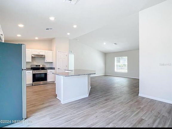 3rd image of 315 MARION OAKS CRSE ROAD