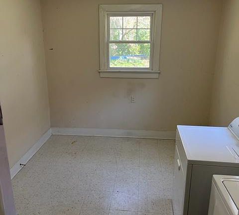 4th image of 4804 Patterson Ave