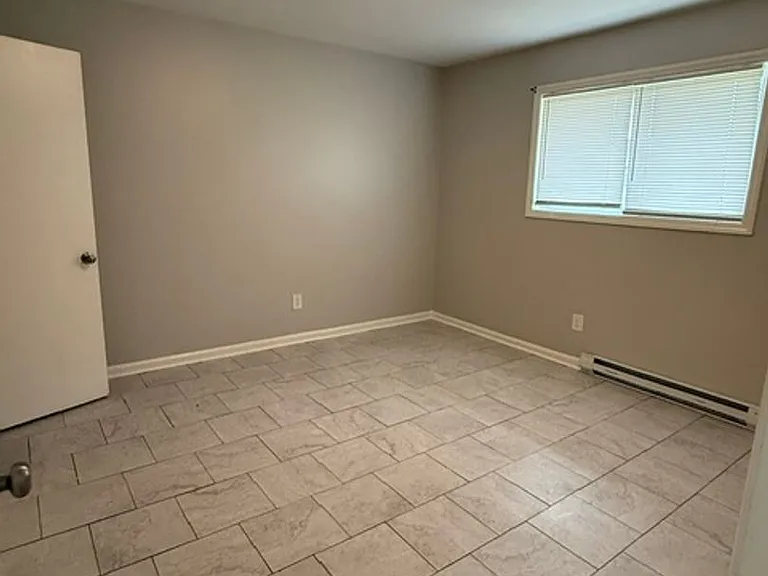 310 Greenbriar Rd — Photo 5