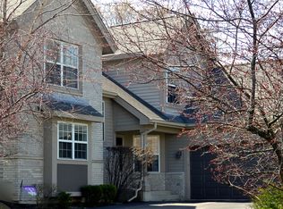 540 Valley Forge Ln, Mundelein, IL