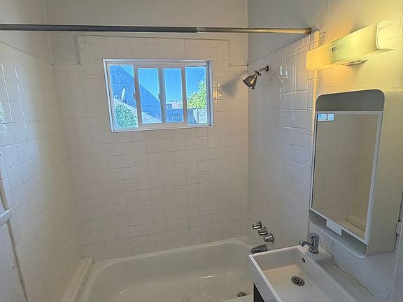 5th image of 765 E 200 S APT 2