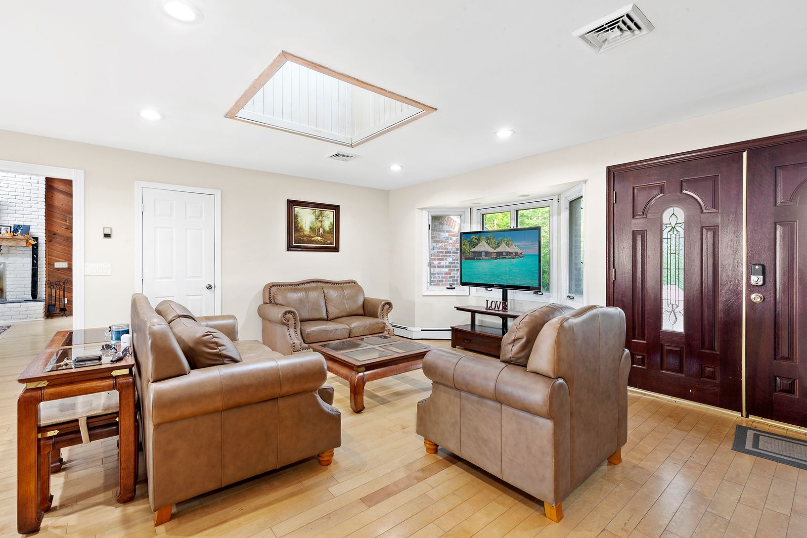  Living room 