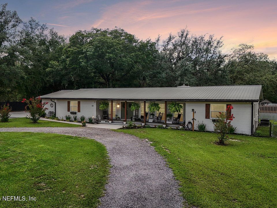 1st image of 215 FOXTAIL Avenue