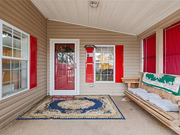 4th image of 811 Wild Violet Dr