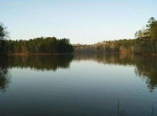 318 Willow Pointe Dr, Lagrange, GA 30240