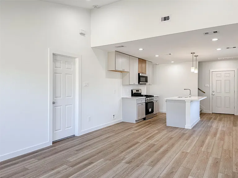 2726 Discovery Trails Ct — Photo 17