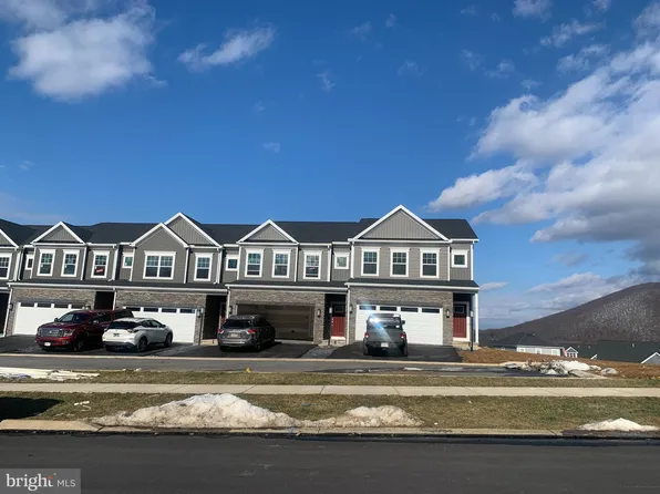 529 Brandywine Dr, State College, PA 16801