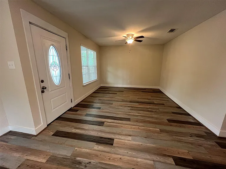 1310 Torres St — Photo 8