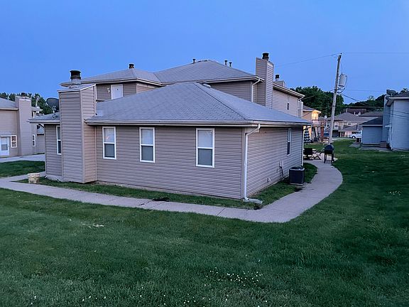 2nd image of 11001 NW Lema Dr APT A
