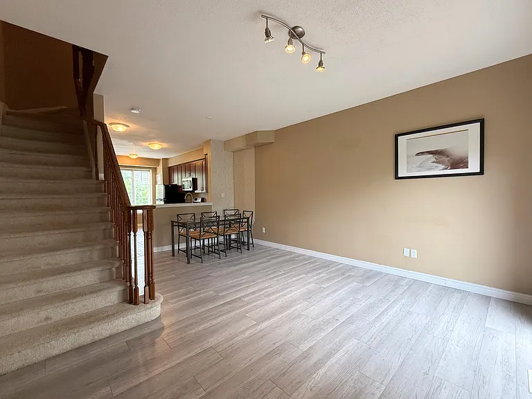 26 Chapman Ln — Photo 2
