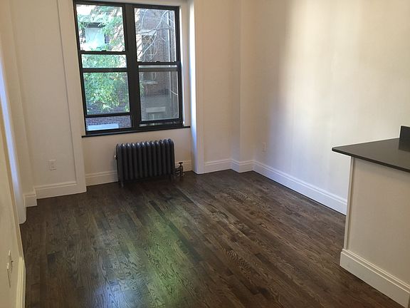 5th image of 19 W 69th St APT 306