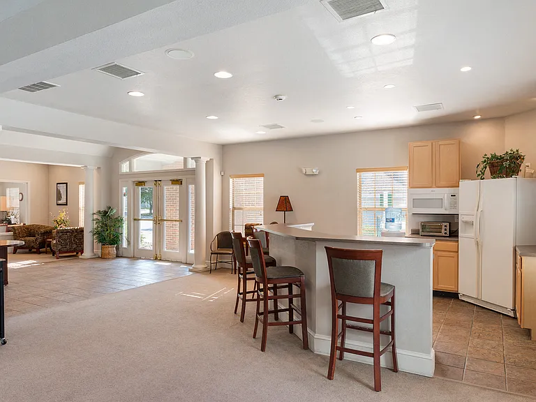 High Pointe — Photo 12