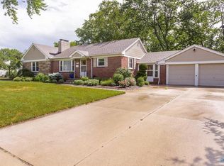 5840 Highland View Dr, Sylvania, OH 43560